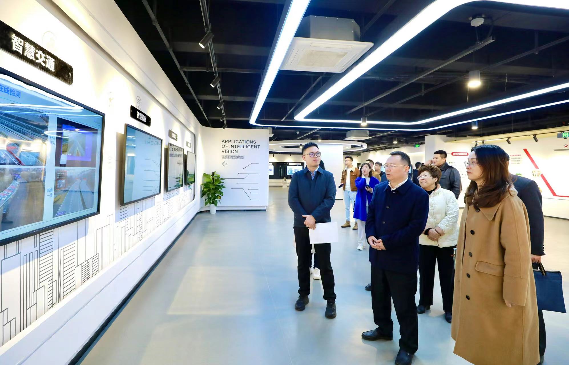 赣江新区党工委委员、管委会副主任许斌调研江西爱游戏aiyouxi